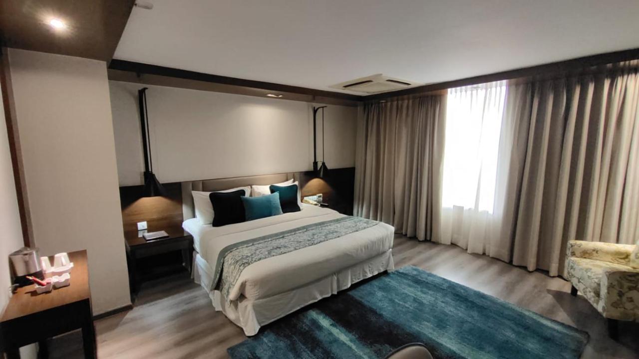 Royal Orchid Central Grazia, Navi Mumbai Kültér fotó