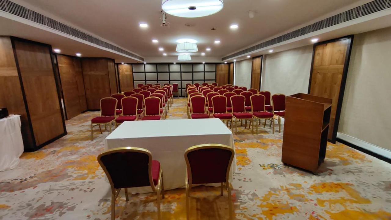 Royal Orchid Central Grazia, Navi Mumbai Kültér fotó