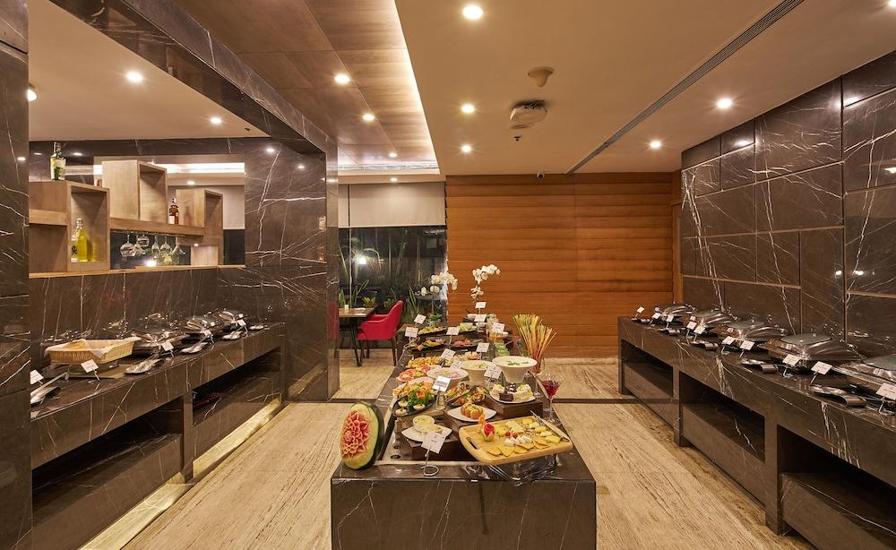 Royal Orchid Central Grazia, Navi Mumbai Kültér fotó